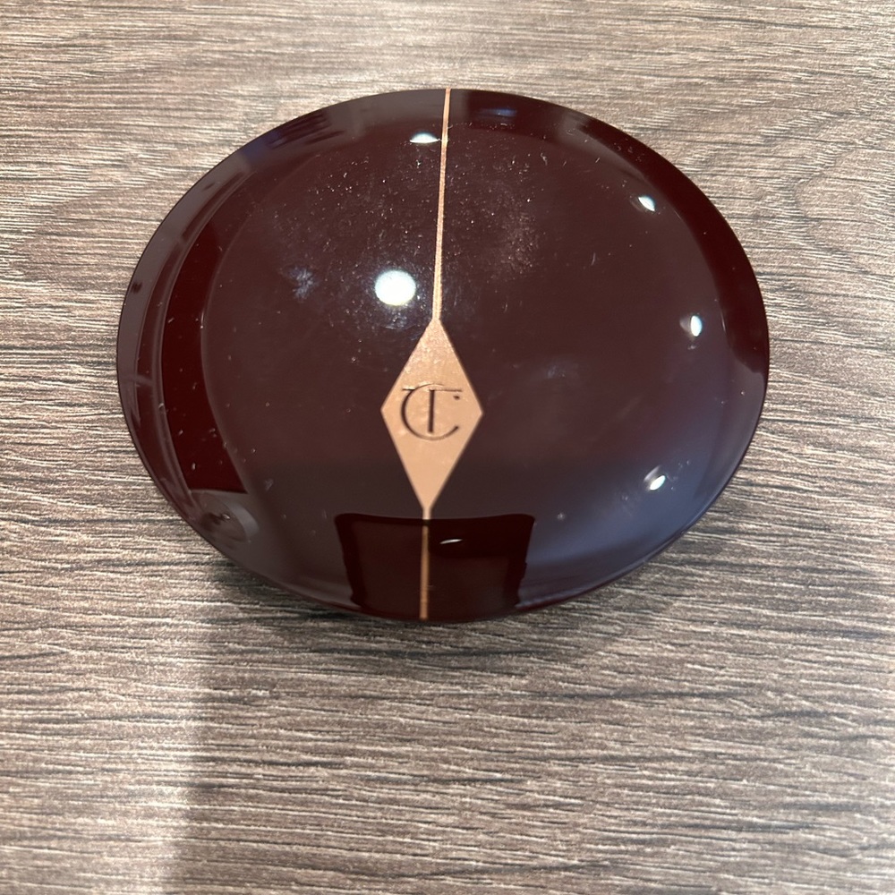 Charlotte Tilbury Swish & Pop blusher.